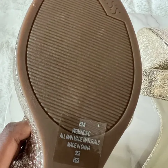 GUESS Shimmer Metallic Medallion T-Strap Wedge Sandals: NEW