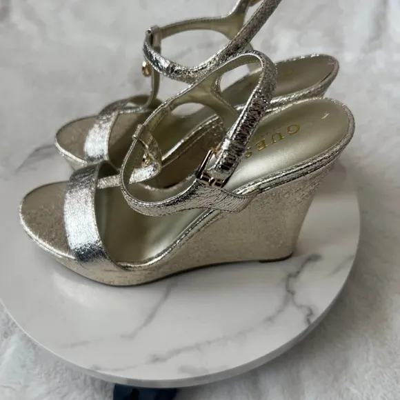 GUESS Shimmer Metallic Medallion T-Strap Wedge Sandals: NEW