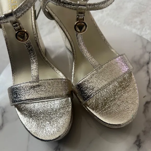 GUESS Shimmer Metallic Medallion T-Strap Wedge Sandals: NEW