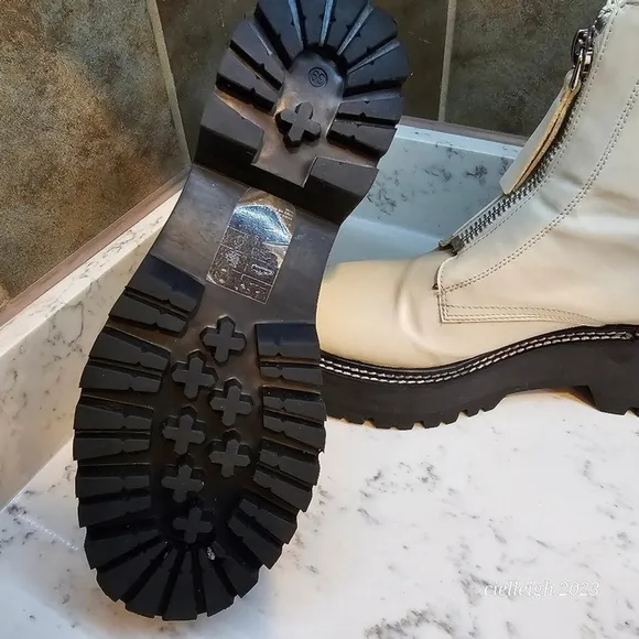 H&amp;M front zip chunky Cream boots