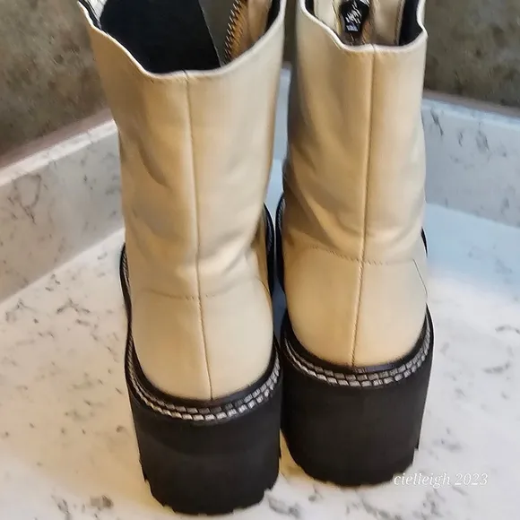 H&amp;M front zip chunky Cream boots