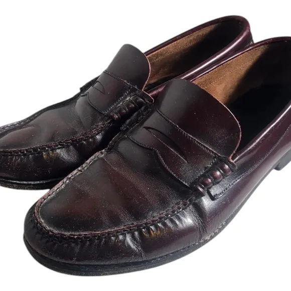 Here we have a Dexter Men's Penny Loafers Burgundy Size 9.5 Vintage 90s Measure