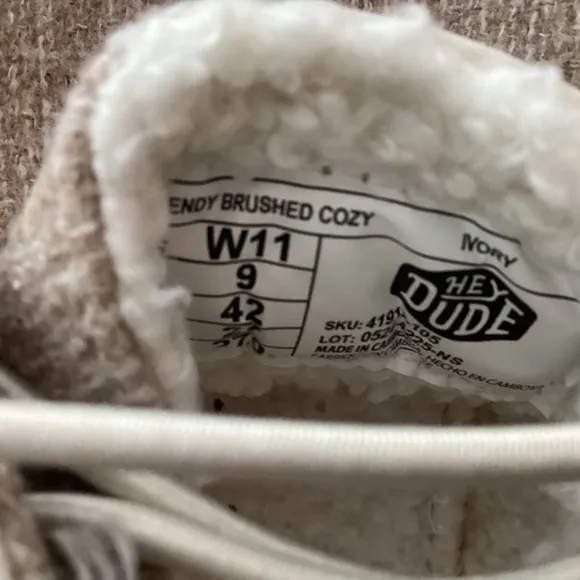 Hey Dude Women's Wendy Brushed Cozy Casual Sneakers, size 11
