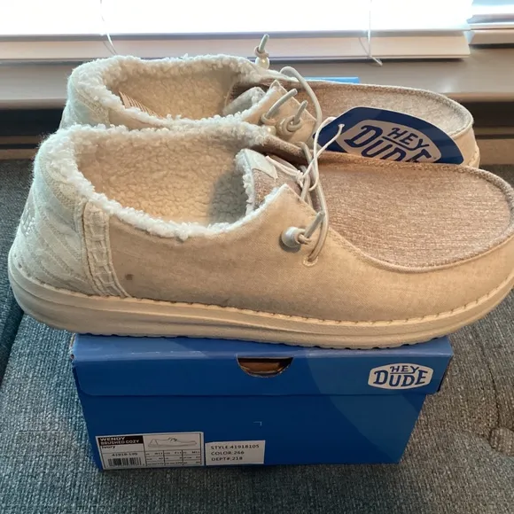 Hey Dude Women's Wendy Brushed Cozy Casual Sneakers, size 11