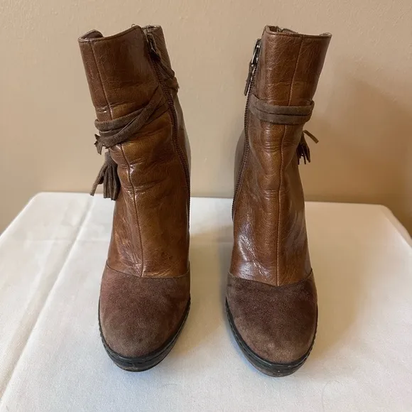 Hinge Chunky Brown Suede Ankle Boots Stacked Heel SZ 5.5 Suede