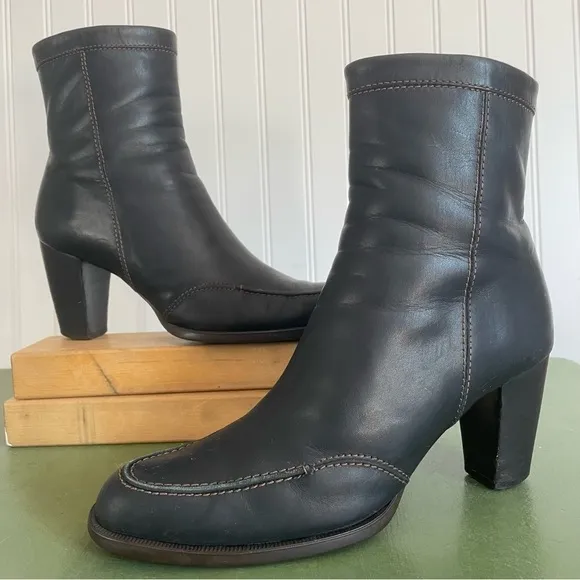 Hogan Mid Calf Moc-Sewn Boots in Black Italian Leather *Italy*