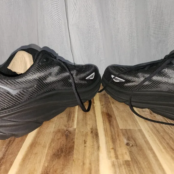 Hoka W Clifton 9 Wide Black Women's Size 10.5