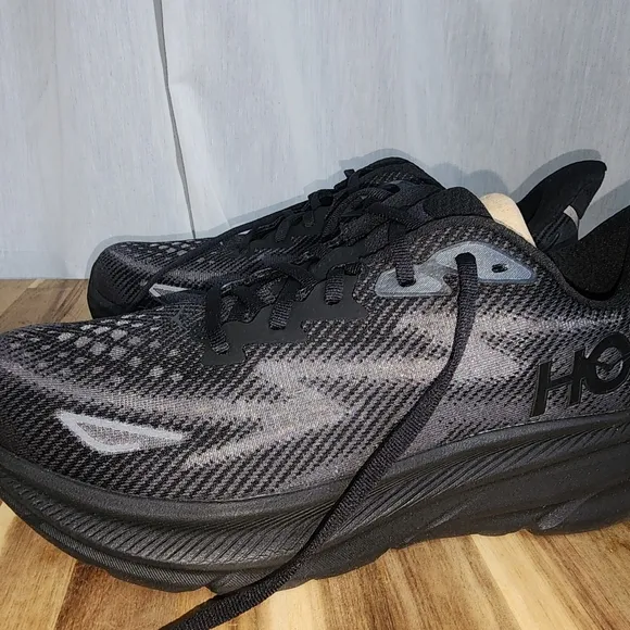 Hoka W Clifton 9 Wide Black Women's Size 10.5