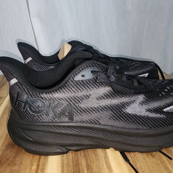Hoka W Clifton 9 Wide Black Women's Size 10.5