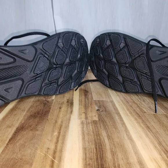 Hoka W Clifton 9 Wide Black Women's Size 10.5