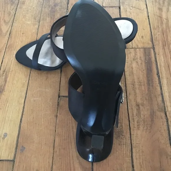 Host Pick Nine West Rhinestone Flower Heels