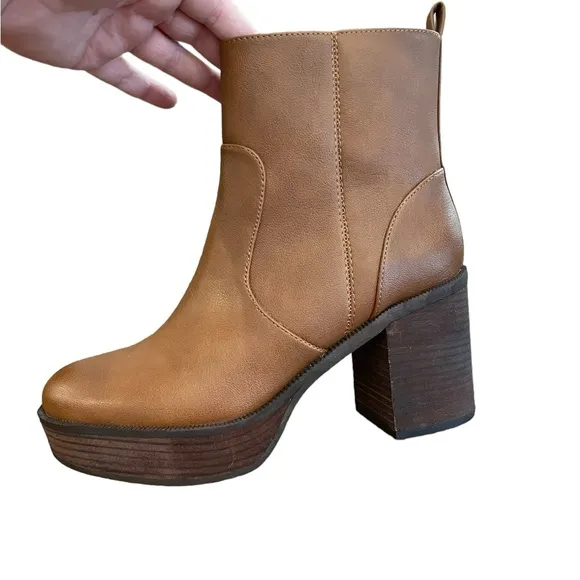 HOUSE OF HARLOW 1960 Festival Cognac Chunky Platform Boots New With Tag