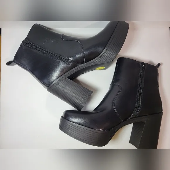 House of Harlow 1960 Hawthorne Chunky Black Leather Punk Boots Women's Size 9