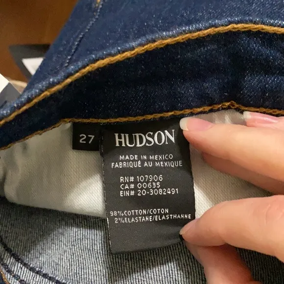 Hudson Zoeey high rise deep cuff crop dark jeans size 26