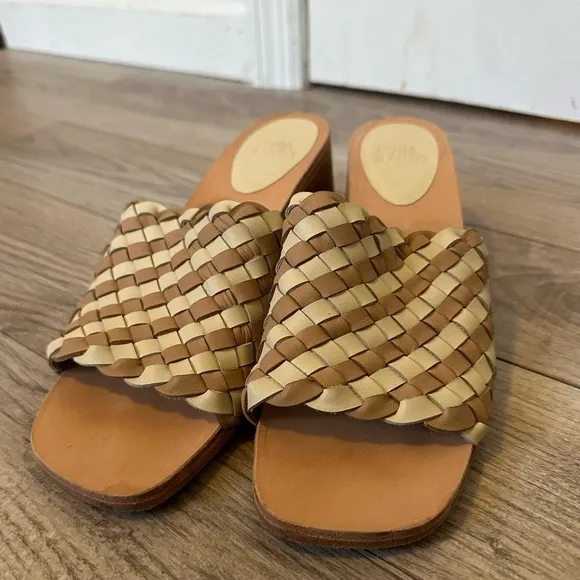 Huma Blanco Woven Leather Mule Sandals