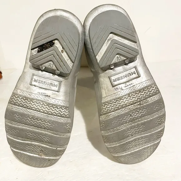 HUNTER Girl Size 2 Silver Mid-Calf Rubber Rain Winter Boots