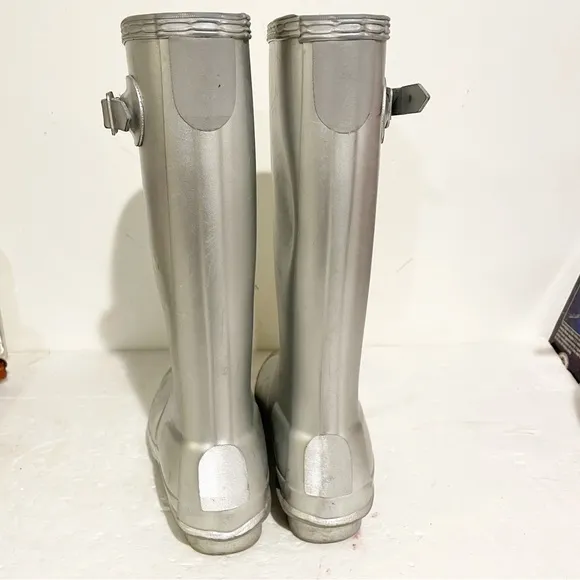 HUNTER Girl Size 2 Silver Mid-Calf Rubber Rain Winter Boots