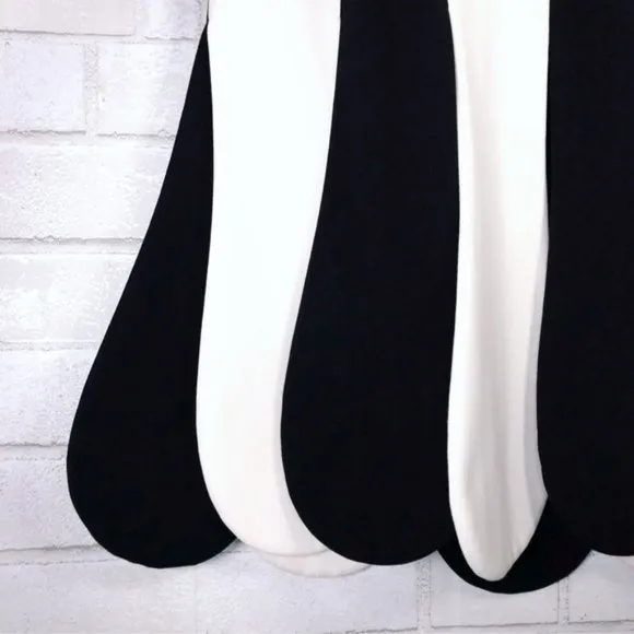 💥INSANELY BEAUTIFUL💥 Scalloped Midi Skirt Black and White