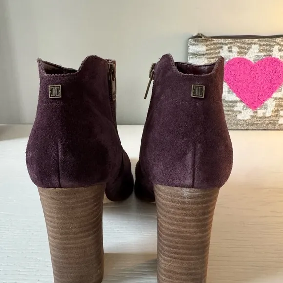 Ivanka Trump Purple Ankle Boots with Chunky Heel and Pointed Toe