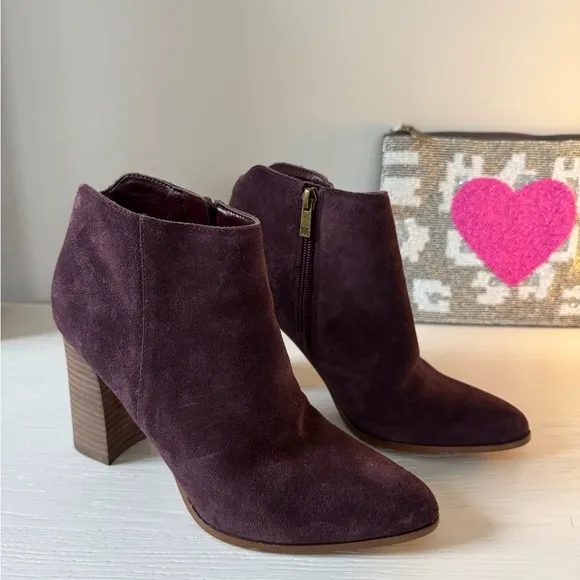 Ivanka Trump Purple Ankle Boots with Chunky Heel and Pointed Toe