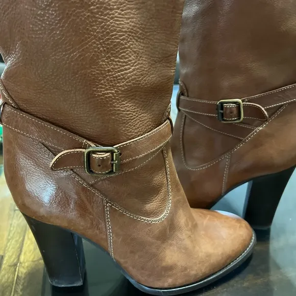J Crew Women’s Leather Mid Calf Heels Boots. Size 8.5
