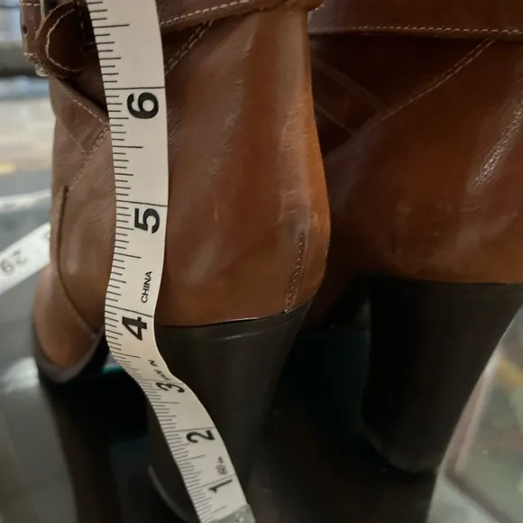J Crew Women’s Leather Mid Calf Heels Boots. Size 8.5