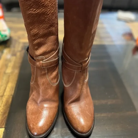 J Crew Women’s Leather Mid Calf Heels Boots. Size 8.5