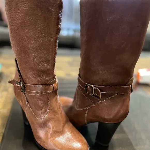 J Crew Women’s Leather Mid Calf Heels Boots. Size 8.5