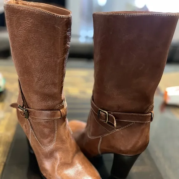 J Crew Women’s Leather Mid Calf Heels Boots. Size 8.5