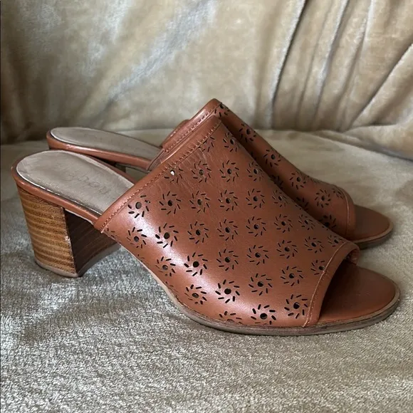 JACK ROGERS Women’s Eyelet Brown Leather Heel Sandals
