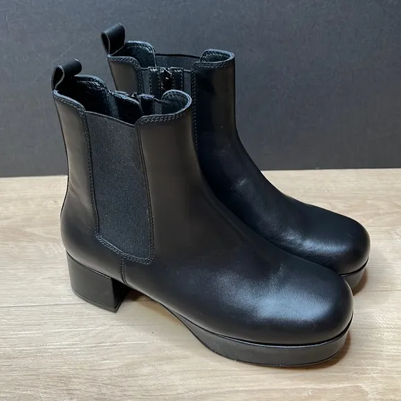 JEFFREY CAMPBELL Platform Boot Black Leather Size 7.5 US