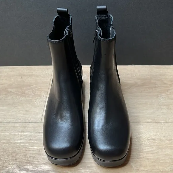 JEFFREY CAMPBELL Platform Boot Black Leather Size 7.5 US