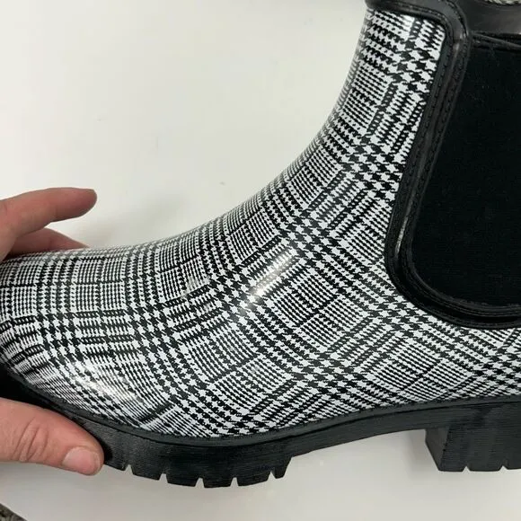 JEFFREY CAMPBELL Platform Lug Houndstooth Chelsea Chunky Heel Boots