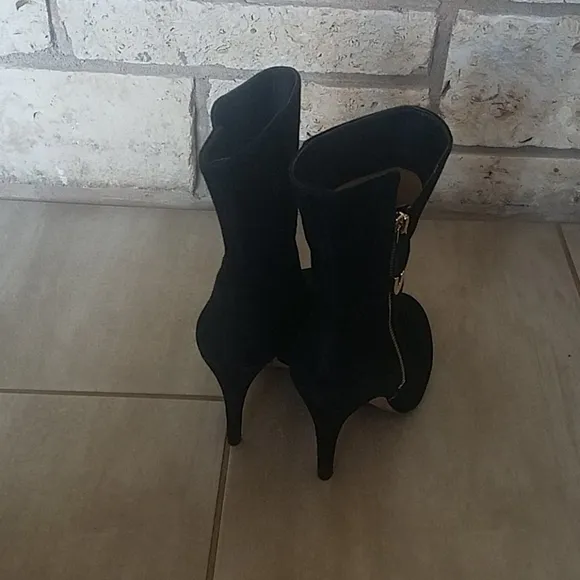 Joan and David black mid calf boots heels size 8