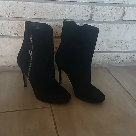 Joan and David black mid calf boots heels size 8