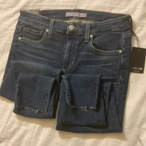 Joe's Raw Hem Ankle Skinny Jeans in Myra, size 29 US 5-pocket denim