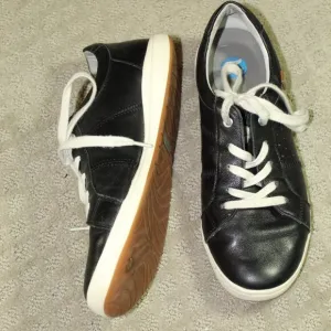 Josef Seibel Caren 01 Women's Sz 8.5 Black Leather Sneakers