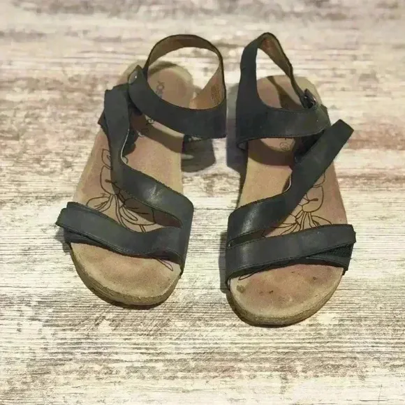 Josef Seibel women’s Tonga black casual strap sandals women's size 8-8.5
