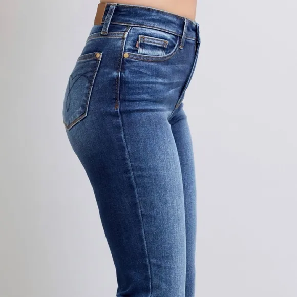 Judy Blue High-Rise Straight Leg Slim Fit Embroidered Jeans Washed Denim Pants