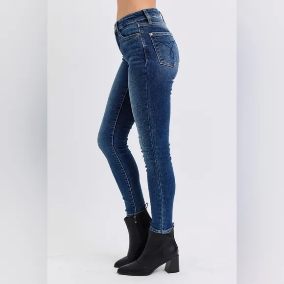 Judy Blue Thermal Mid-Rise Waist Stretchy Skinny Jeans Slim Fit Denim Pants Warm