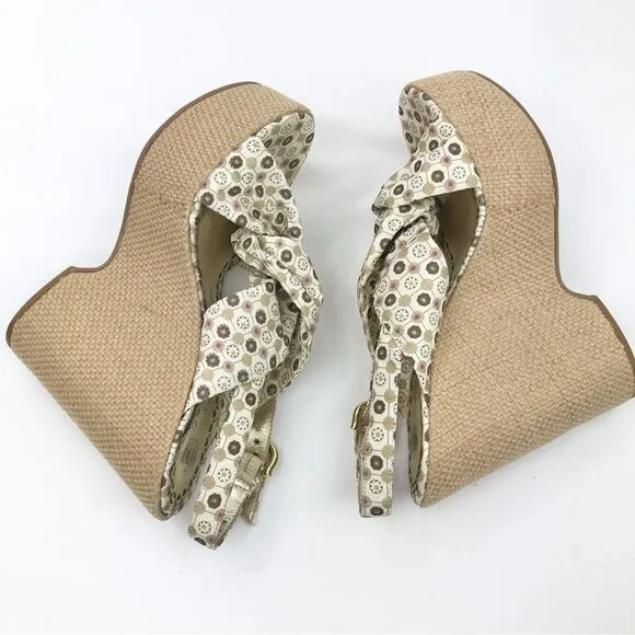 Juicy Couture Tan Medallion Pattern Twist Woven Wedge Chunky Platform Sandals