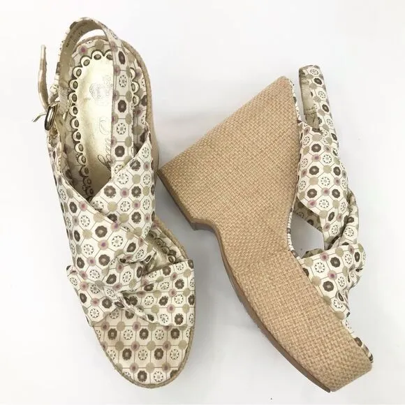 Juicy Couture Tan Medallion Pattern Twist Woven Wedge Chunky Platform Sandals