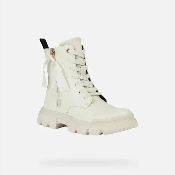 Junette Girl Light Ivory Boots