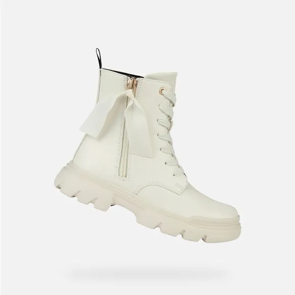 Junette Girl Light Ivory Boots
