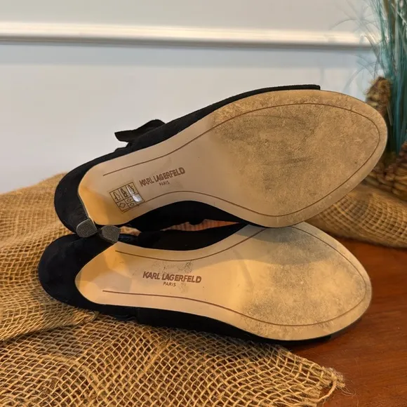 Karl Lagerfeld Lanka Ruffled Suede sandals size 7.5