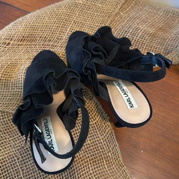 Karl Lagerfeld Lanka Ruffled Suede sandals size 7.5