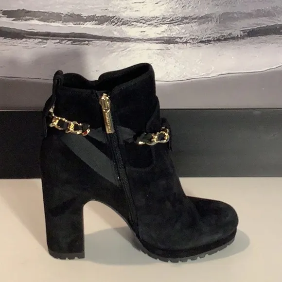 Karl Lagerfeld Paris Lark Black Suede Gold Chain Chunky Heel Lug Boot Sz 7M