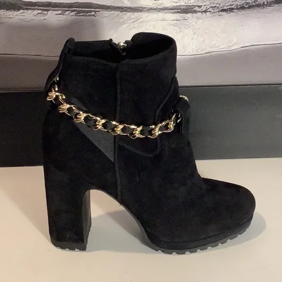 Karl Lagerfeld Paris Lark Black Suede Gold Chain Chunky Heel Lug Boot Sz 7M