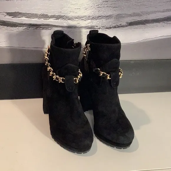 Karl Lagerfeld Paris Lark Black Suede Gold Chain Chunky Heel Lug Boot Sz 7M