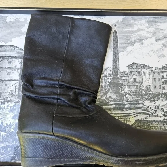 Keen black leather Kate slouch mid-calf wedge boots size 10
